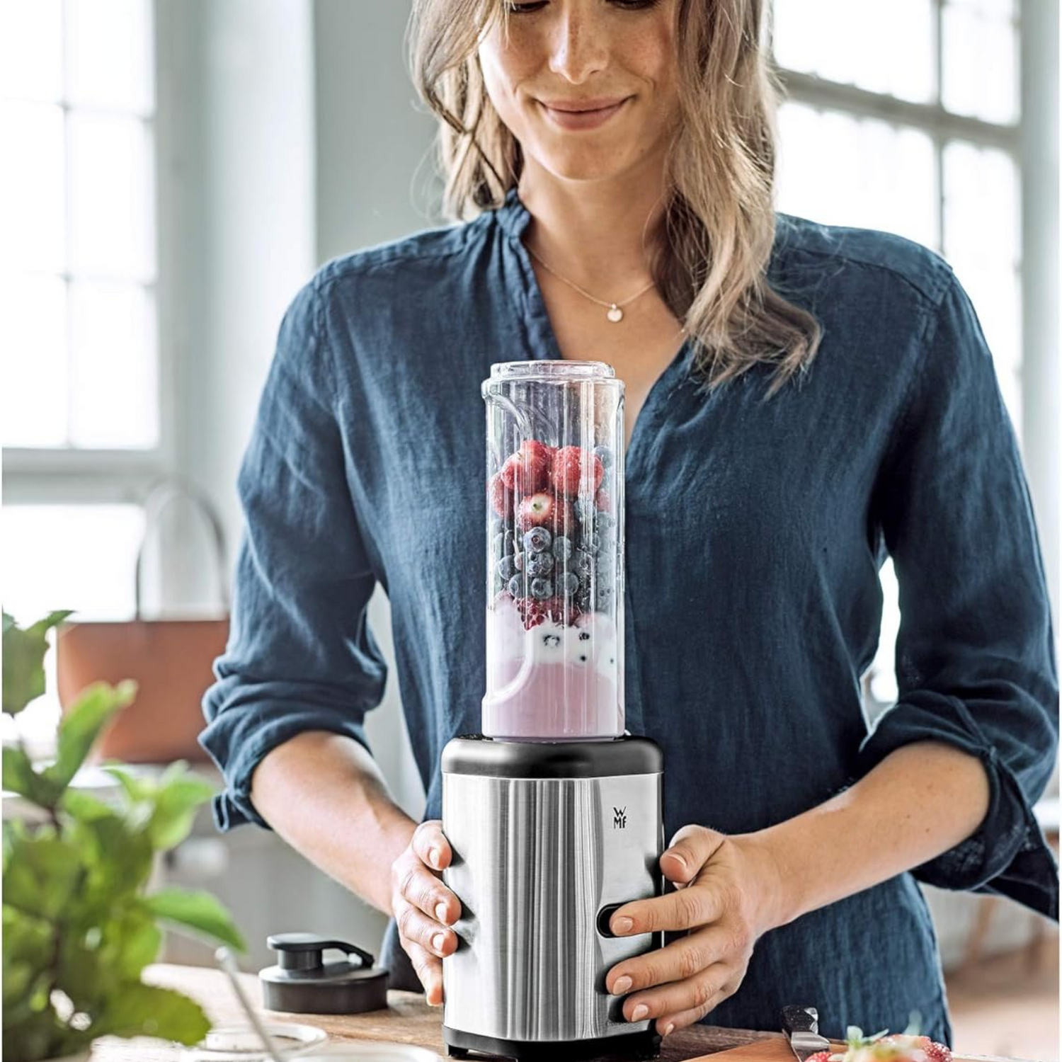 WMF Mixer mit Edelstahlmesser – BPA‑frei, kompakter Smoothie Maker